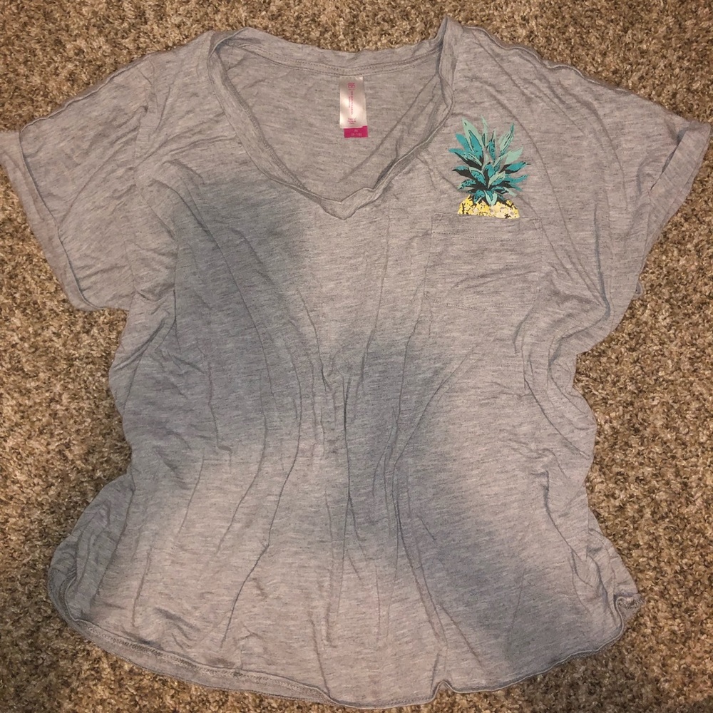 Shirt with pineapple